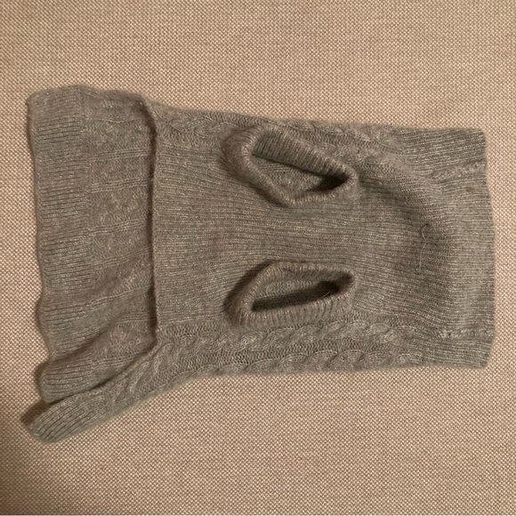 HOST PICK! 100% Cashmere Dog Sweater Size Small - Picture 2 of 8